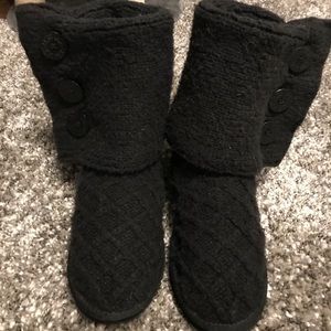 UGG AUSTRALIA ARGYLEKNIT BLACK TRIPLEBUTTON BOOT 7